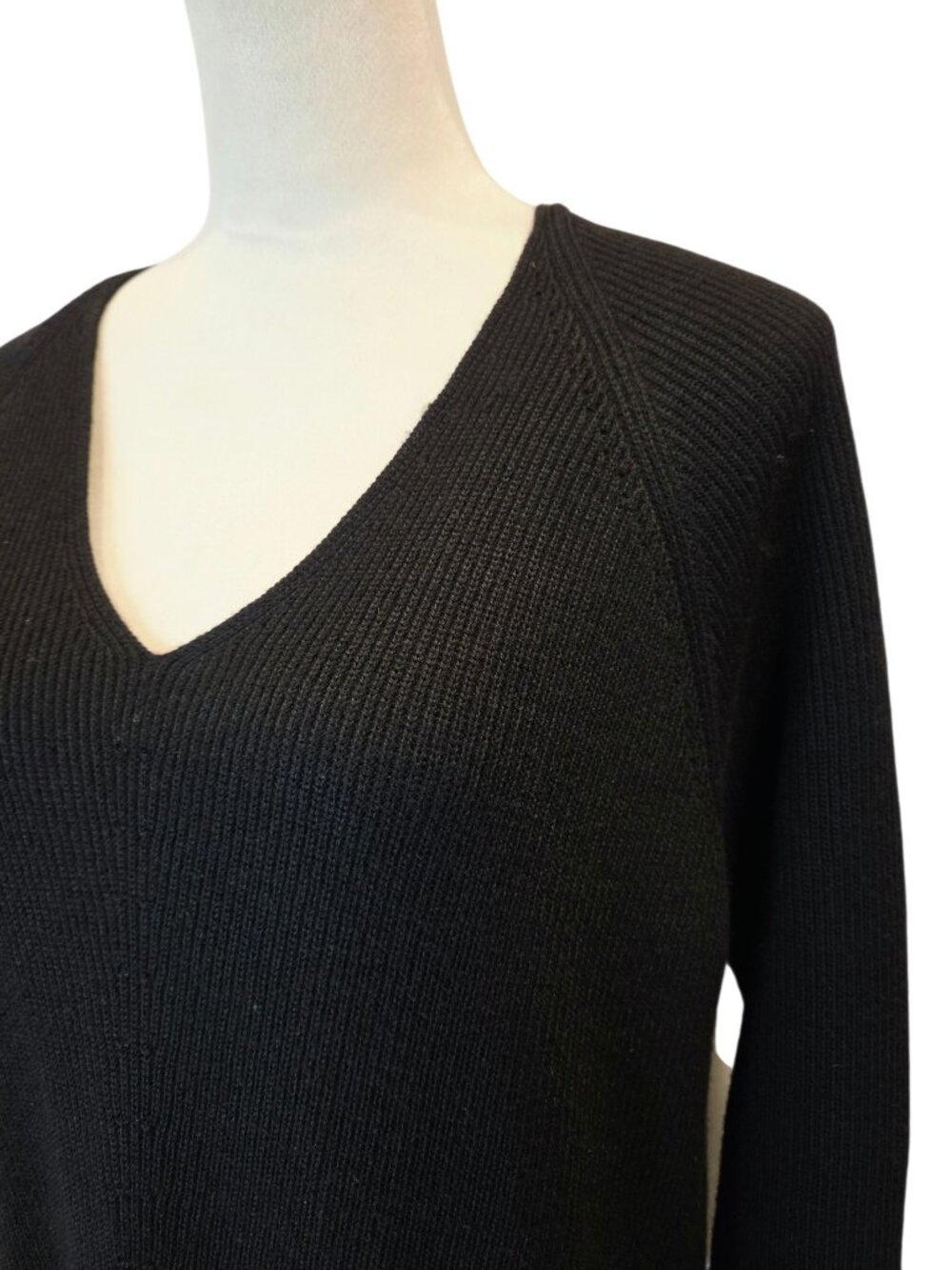 Athleta Hanover Merino Blend Sweater V-Neck Wool-blend in Black SZ M - Picture 4 of 11